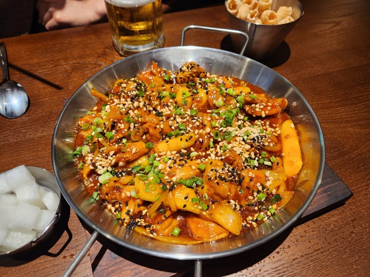  [광주 각화동 술집] 월간맥주 숯불바베큐치킨에 생맥주한잔! 호가든