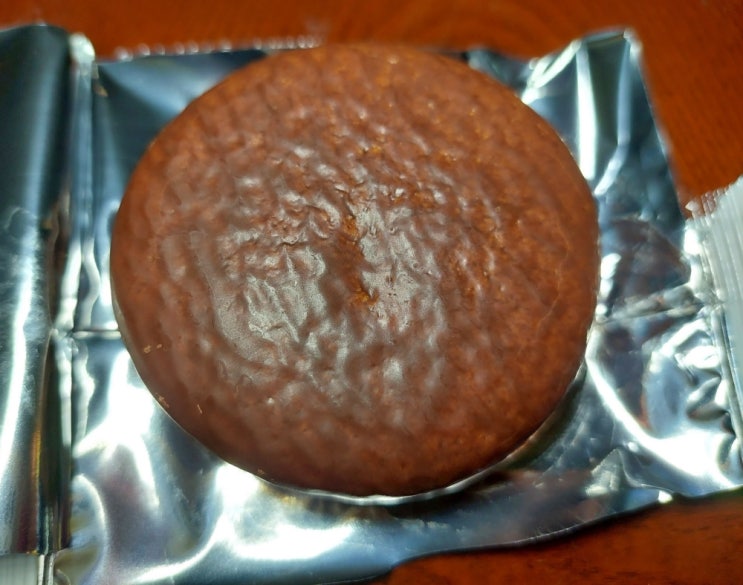  던킨 보스톤 크림 파이 구매 가격 개수 영양정보 성분 칼로리 맛 후기