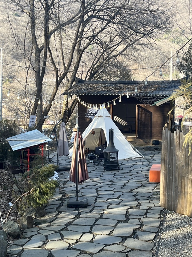  파주 마장호수 근처, 야외 바베큐 가능한 캠핑 컨셉 식당! 양주 레이크 스토어