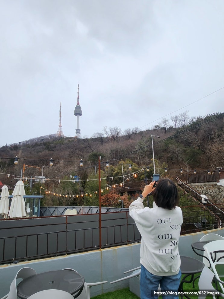  [해방촌카페] 한적하게 남산타워 야경 즐기기 좋은 루프탑 카페바- '마우카'