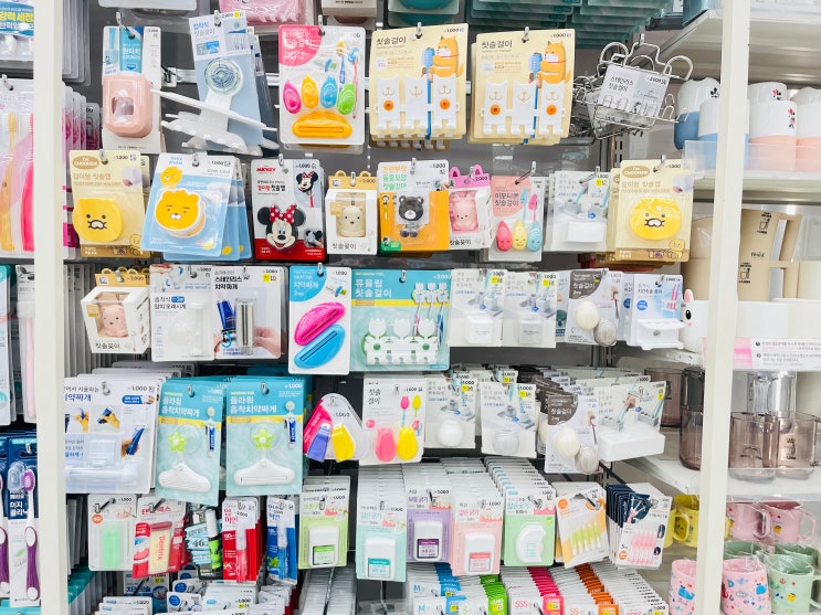 다이소 흡착 칫솔걸이 칫솔꽂이 캡 규조토 치약짜개 욕실용품 추천템 다이소 흡착 칫솔걸이 칫솔꽂이 캡 규조토 치약짜개 욕실용품 추천템
