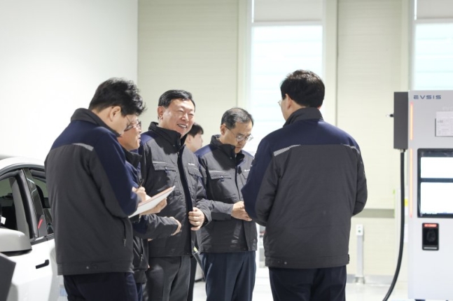 <b>신동빈 회장</b>, <b>롯데</b> 새 성장엔진 '모빌리티' 직접 챙긴다