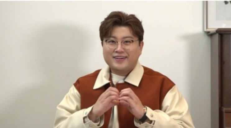 김호중 <b>5주년</b> 맞이 '<b>구해줘</b>! <b>홈즈</b>' 인턴 코디 출격
