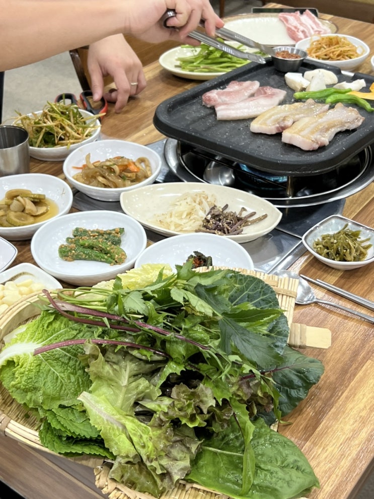 부산 대신동 쌈채소 가득 삼겹살맛집 장수쌈돼지