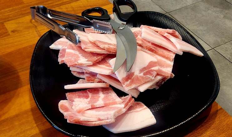  마산 석전동 맛집 찌지고 볶고 냉삼겹 술집