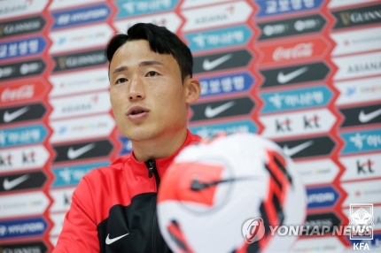 '중국서 10개월 <b>구금</b>' 318일만에 <b>귀국</b>, 축구선수 <b>손준호</b> 오열... 