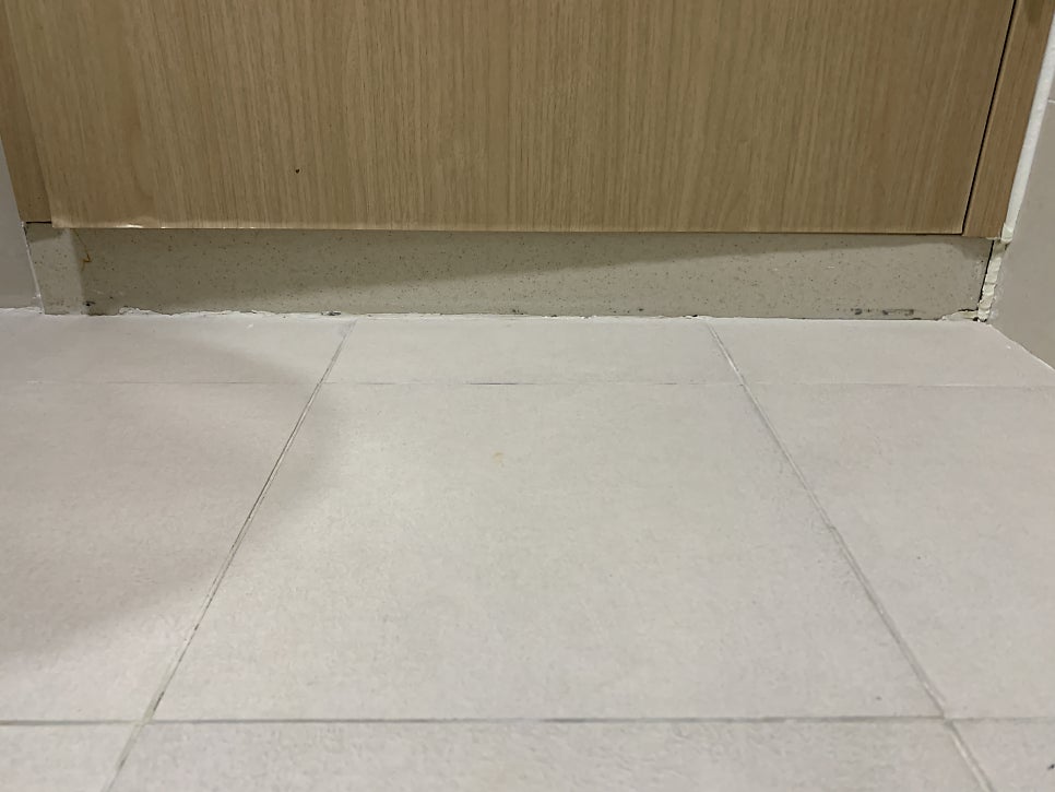 화장실문 시트지 시공 전문업체