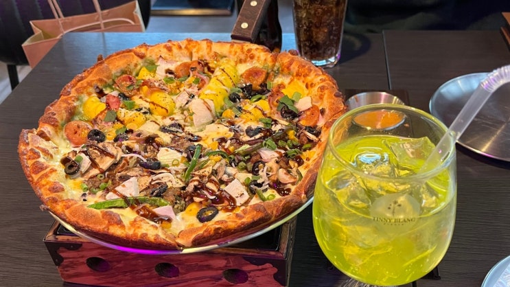  교대역 맛집 다양한 수제 피자 즐길 수 있는 피자에 미치다 교대역점