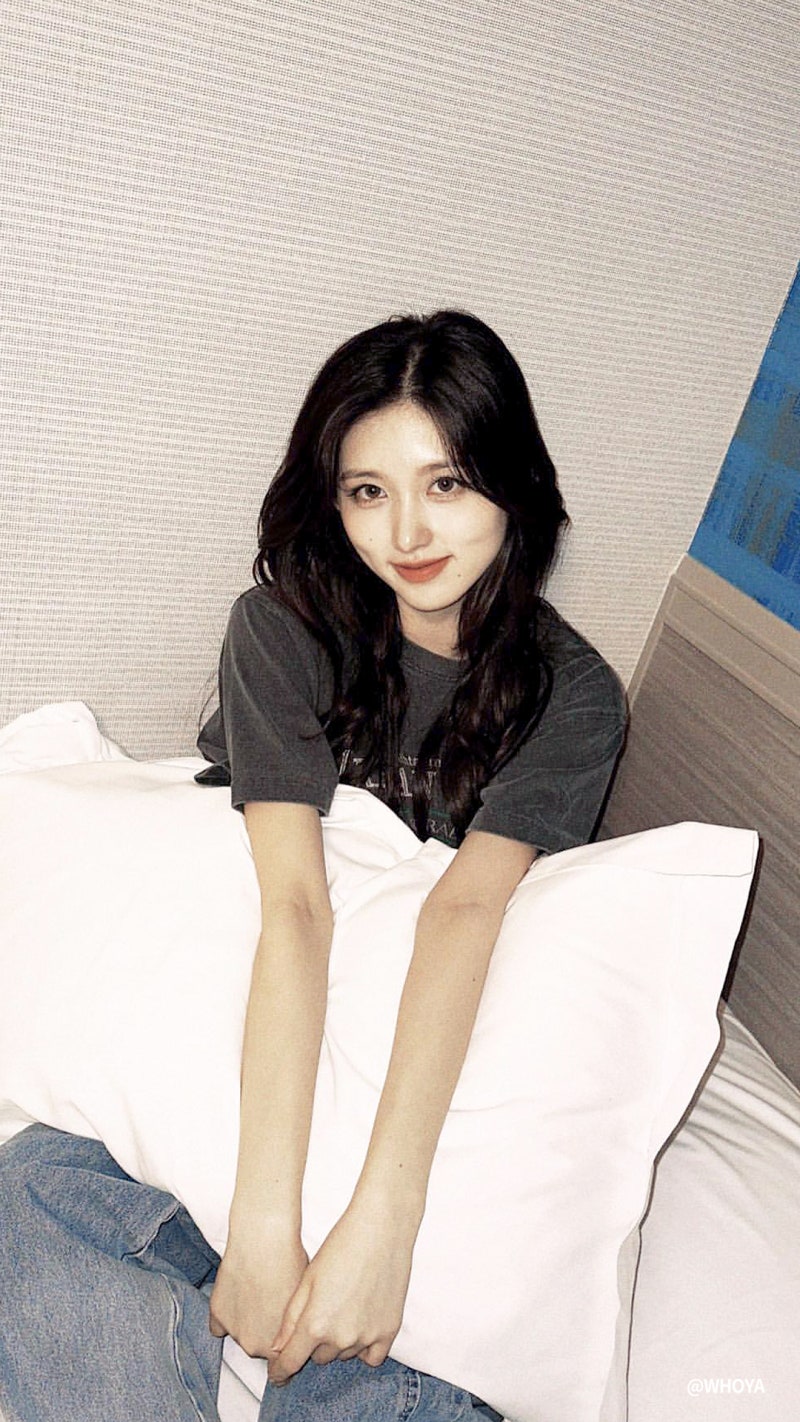 IVE Gaeul High-Quality Wallpapers / Kim Gaeul's Instagram, Casual Outfits, and Stage Looks