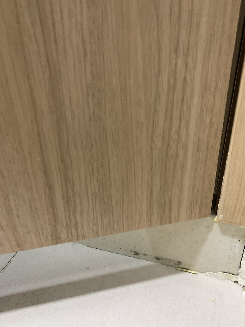 화장실문 시트지 시공 전문업체