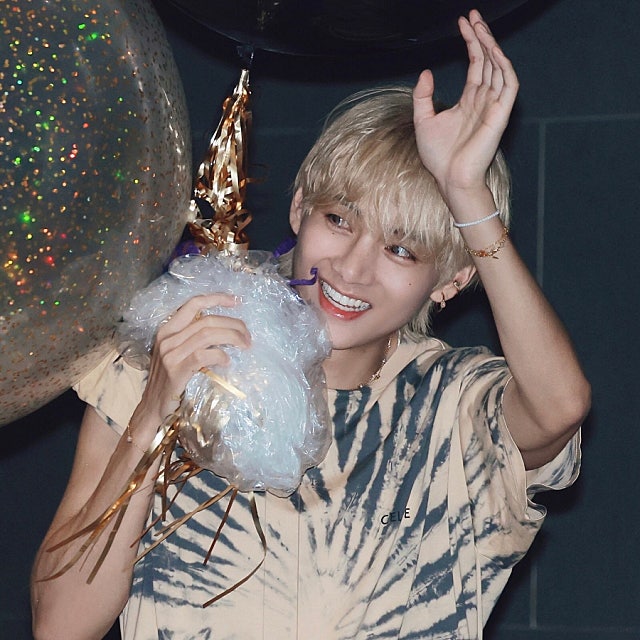 News image: A fantastic Billboard Debut for FRI(END)S