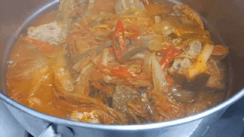  등뼈김치찜 만들기 돼지고기등뼈 김치찜 레시피 등뼈 삶기
