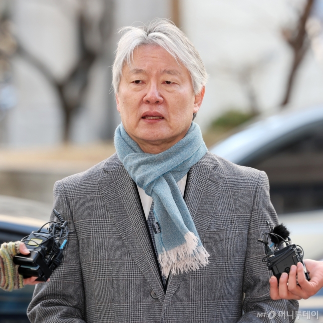 의협회장, <b>의대</b>교수 사직서 제출…정부 "5월 2천명 증원... 