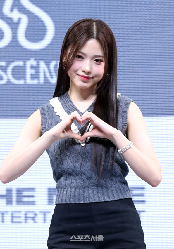 버추얼돌 메이브 실제 모델 제나 <b>리센느</b> 데뷔가 더 떨려