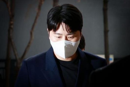 <b>이루</b>, 음주운전 <b>바꿔치기</b> <b>항소심도</b> 징역 6개월 집행유예 선고... 