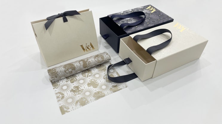  V&A 패키지, 쇼핑백, 제작, 친환경, 지속가능한 소비, 브랜드 패키지, FSC