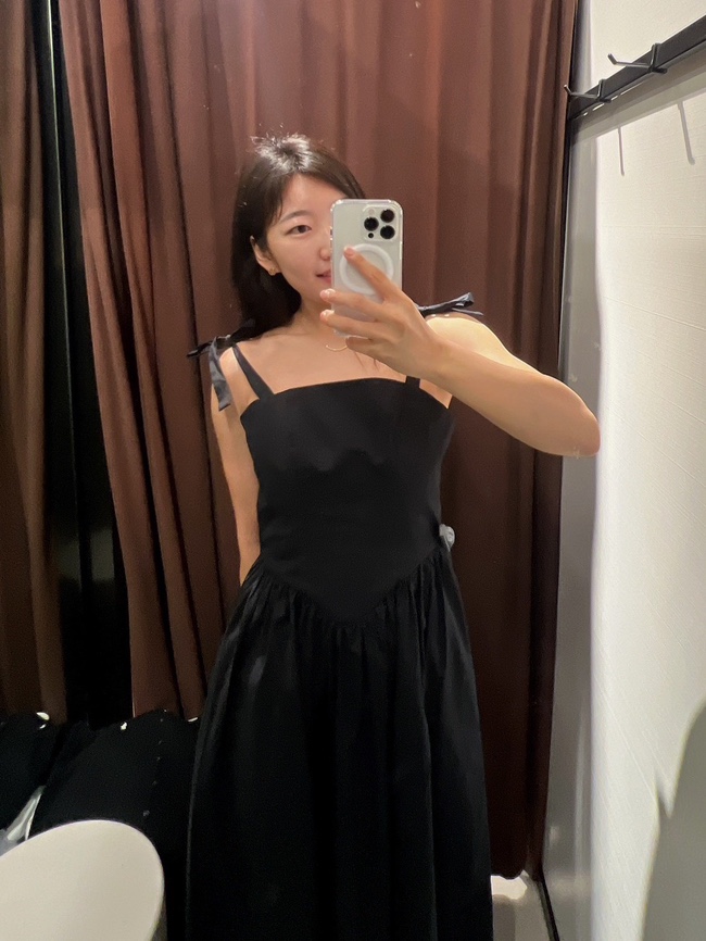  자라 여름 원피스 입어봤습니다.