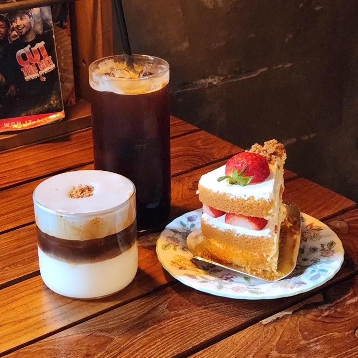  딸기케이크가 맛있는 동명동 신상카페 GT커피 (@GT_COFFEE)