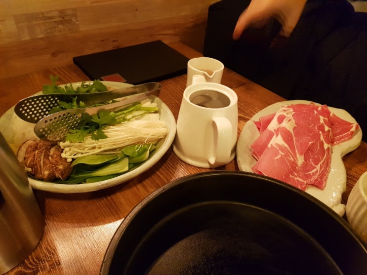  한남동 기본에 충실한 스키야키 전문점 '한냄비' 솔직후기