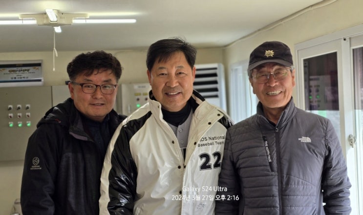 프로<b>야구</b> 1세대 <b>이만수</b> 감독 재능기부차 강릉고 방문