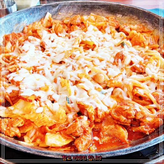  생생정보 곱창닭갈비 장사의신 영통 망포역 닭갈비두목 추천 맛집 소곱창부대전골 소곱창닭갈비 리뷰 후기 별점 정보