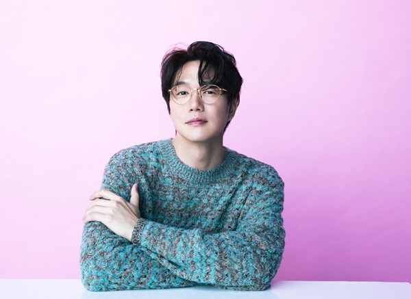 <b>성시경</b>, 29일 잠실 KIA-<b>두산</b>전에서 애국가 부른다