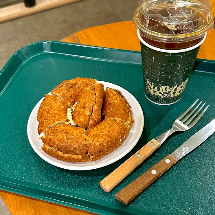  부산 전포카페거리 맛있는 빵과 커피가 있는 베이커리맛집 노베이커노베이커스
