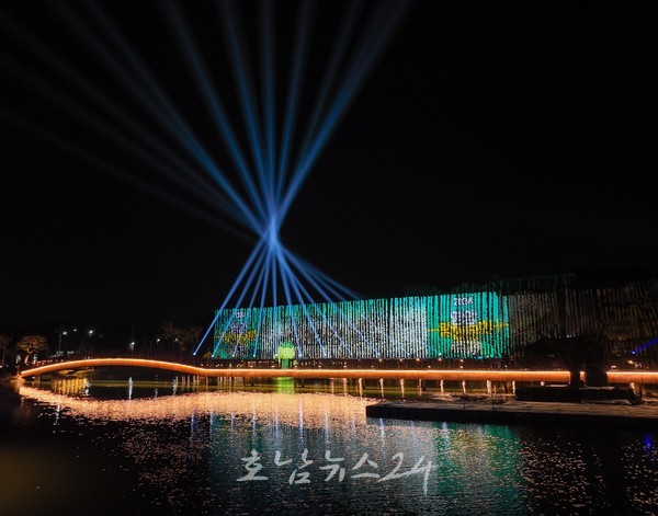  2024 영암왕인문화축제 화려한 서막, 국내외 관광객들에게 영암의 문화와 아름다움 재발견