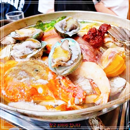  생생정보 등촌역 목동깨비시장 통큰해물탕 대결맛대맛 코너: 통문어얼큰해물탕과 통문어매콤해물찜 활전복해산물모듬 로 맛보는