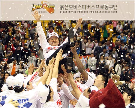  역대 프로농구 우승팀 ... 유재학 감독, 울산 모비스 6번 우승시켜  ... 양동근 3번 MVP