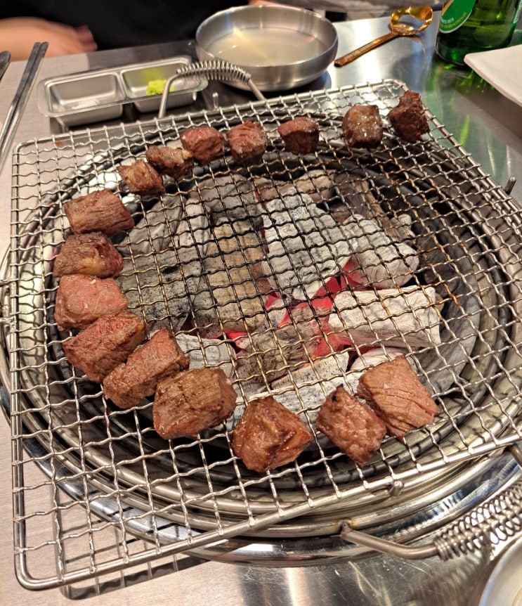 숯불에 구워 먹는 깍뚝꽃살, 신중동 맛집 우대포 부천중동점