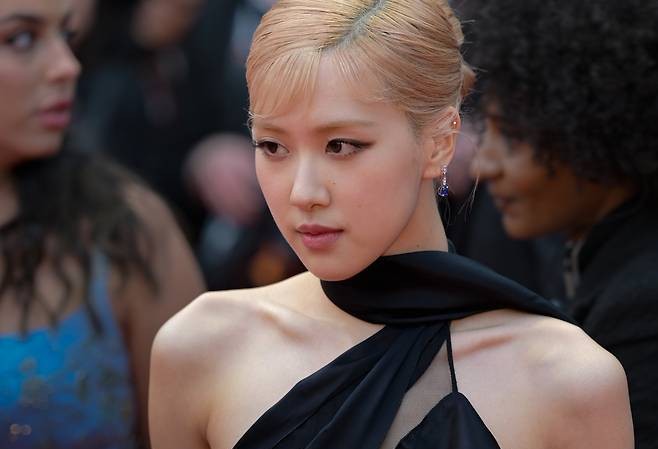 블랙핑크 로제, '아이랜드2' 시그널송 부른다…<b>테디 지원사격</b>