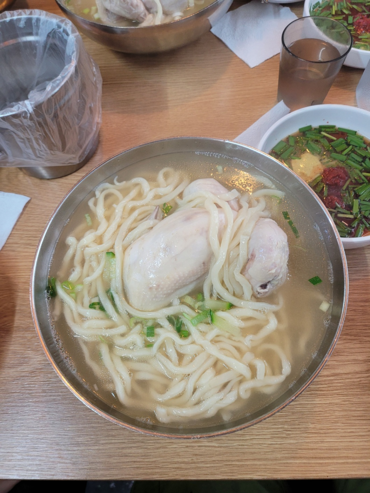  이랑칼국수(폭력적인 고명)