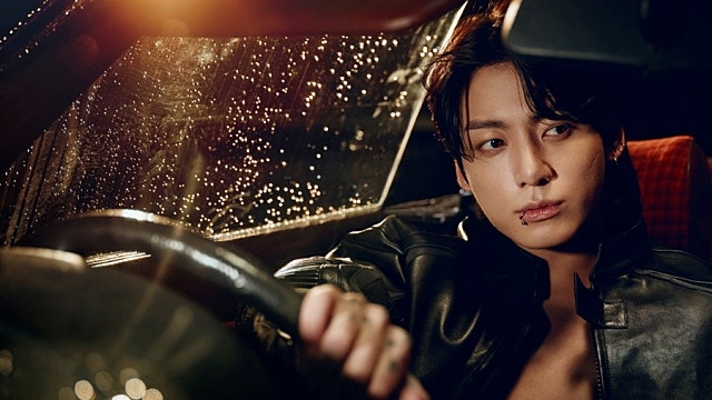 News image: 1.5 BILLION FOR SEVEN