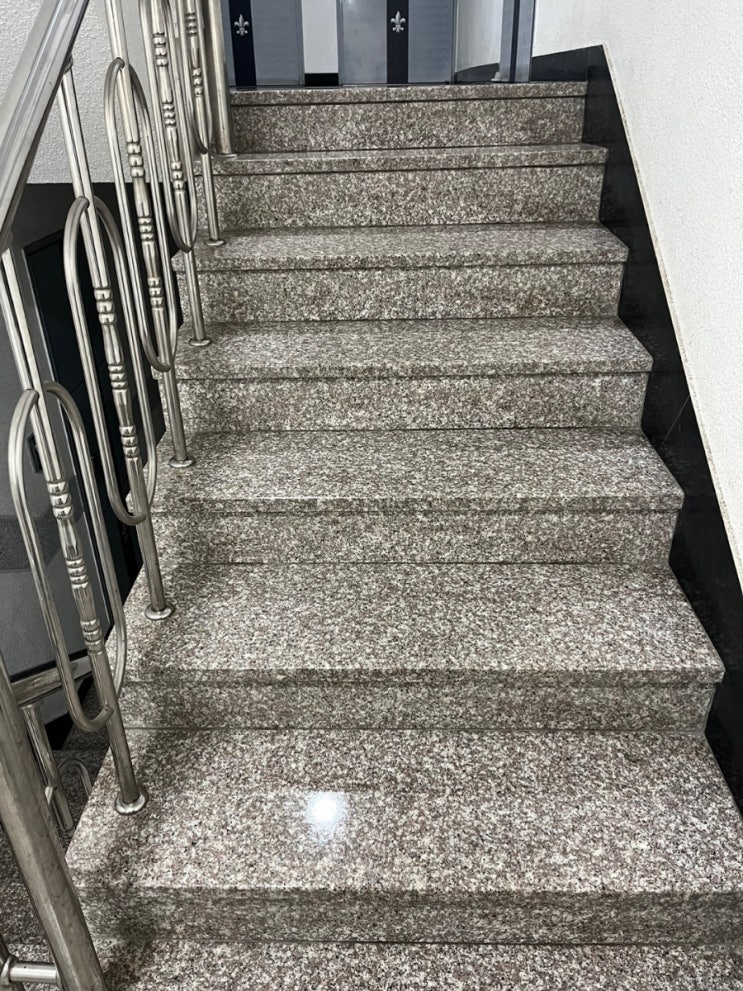  고양 덕양구계단청소 공장 화장실 일산 행신동 능곡동 화정동 덕은지구 빌라 상가 사무실청소업체.
