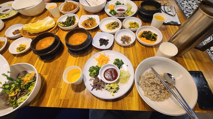 대치동 점심 맛집 : 청국장 된장 보리밥 나물 비빔밥 정식이 맛있는 " 사월의보리밥  대치점"