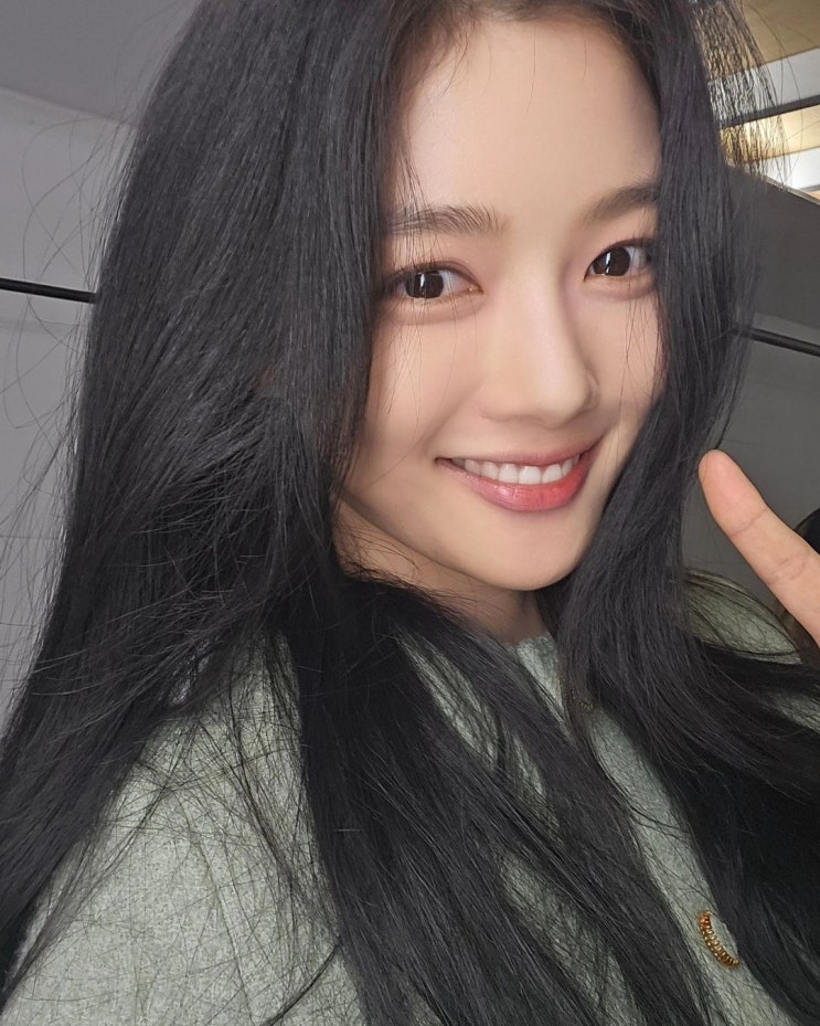  넷플릭스 닭강정의 히로인 김유정의 봄 트위드 자켓 코디 추천