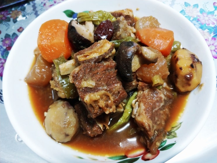  부들부들 촉촉한 소갈비찜 어떻게 만드나ㅣ갈비찜엔 흑설탕