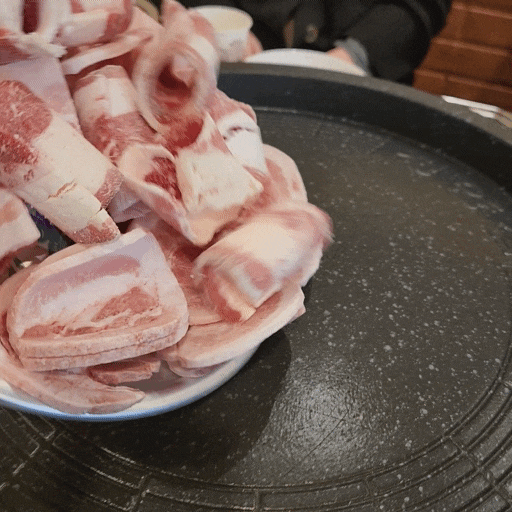  전주송천동고깃집 [냅다청양집 전주송천점] 냉삼 + 쫄면 + 불닭 세트 저렴하고 맛있는 레트로 스타일 가성비갑 고기 맛집!