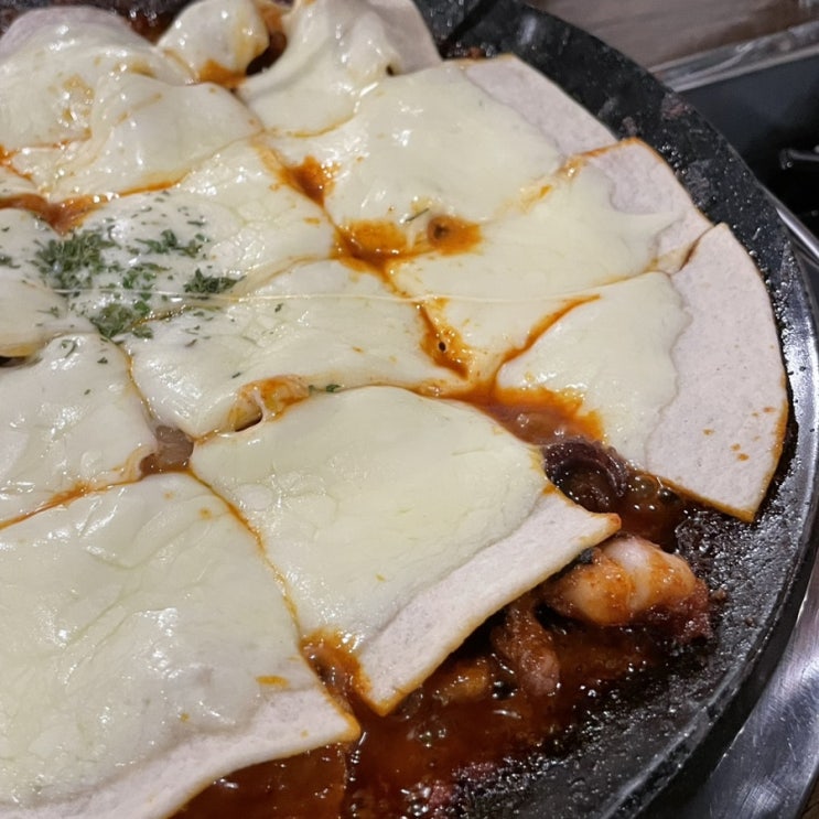 [광주] 매콤한 쭈꾸미를 치즈 쌈에 싸 먹는 쭈꾸미 맛집 쌍촌동 황금쭈꾸미집