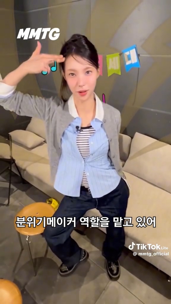 아일릿 요정들 아님? 윤아 볼수록 어이없어.. 신인상타버려!!