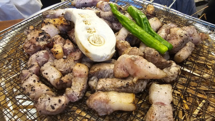  [제주 신화월드 맛집] "한라원"- 짚불 훈연 제주 흑돼지 삼겹살을 천천히 음미 할 수 있는 곳!