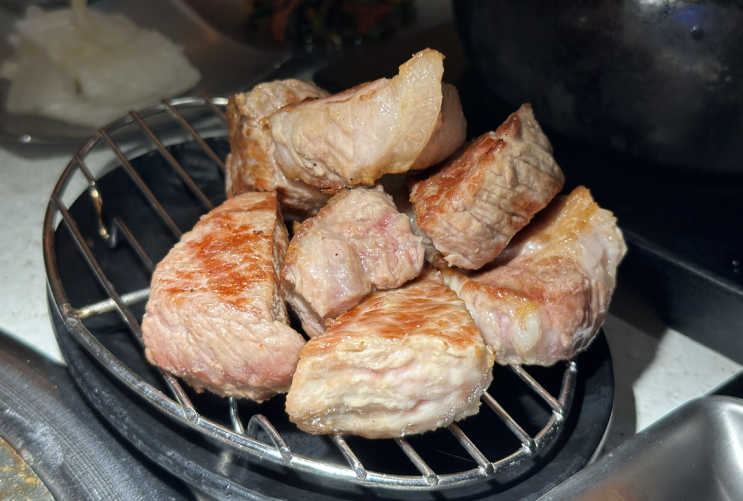  레전드 목살 육즙 건대입구 맛집 | 목화돈