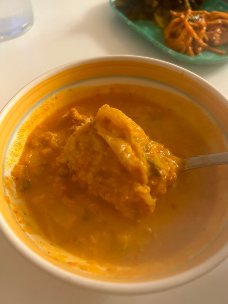  간단하게 즐기는 마켓컬리 아침 메뉴 <미자언니네 김치 우리콩비지찌개> 리뷰