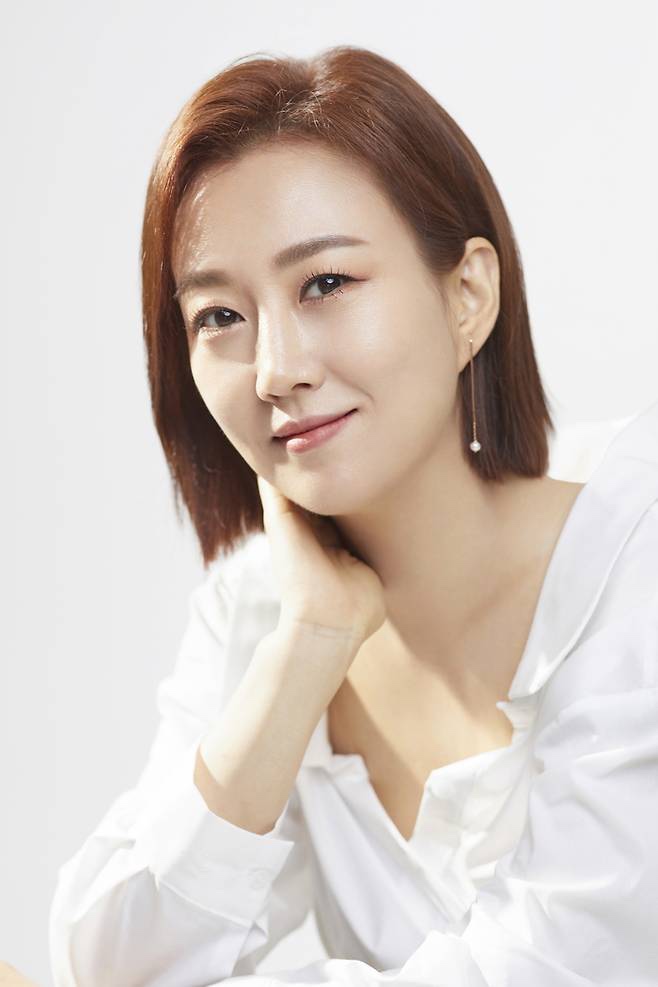 Fact] 가수 <b>장윤정</b>, "<b>립싱크</b> 의혹에 <b>입</b> 열었다"…소속사 측... 