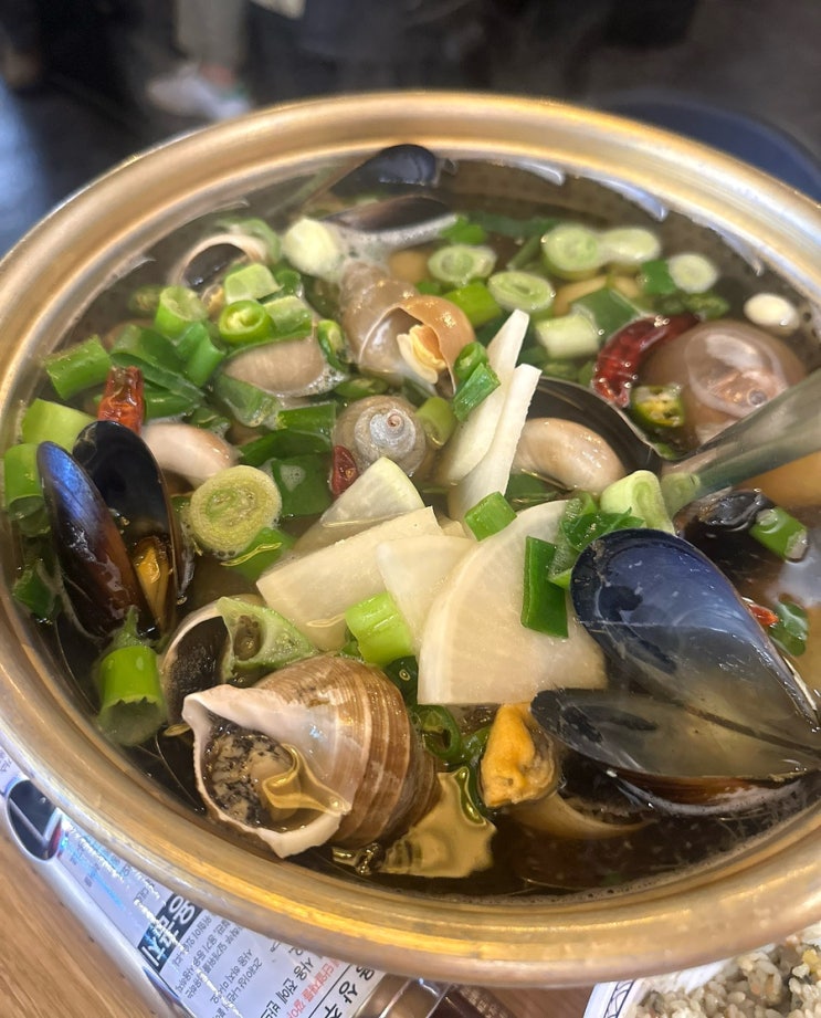  [신논현 맛집] 통통한 골뱅이와 시원한 국물까지 최고였던 ‘명불허전원조골뱅이 논현점’