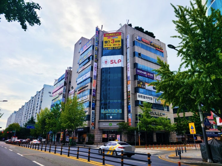  대전 둔산동 시청역 대로변 코너각지 가시성 및 광고효과 뛰어난 2층 대형 상가 임대