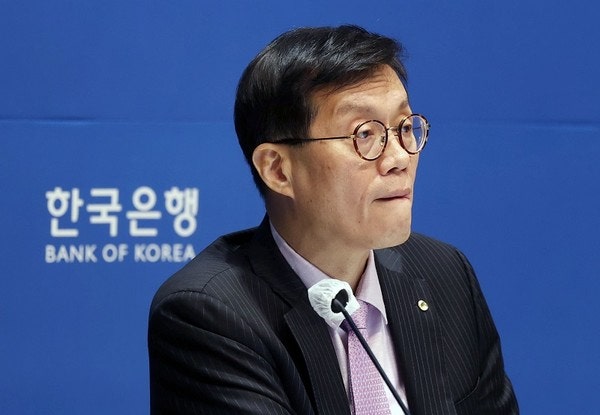 "서울을 떠나라"는 <b>이창용 한은 총재</b>, 본인 자녀는 해외... 