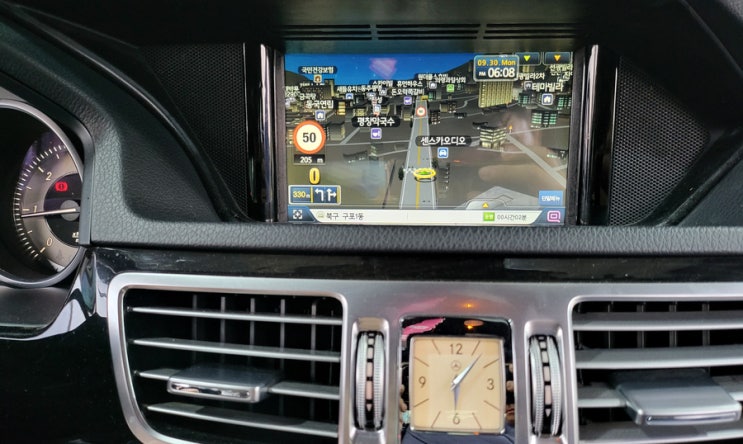  『 벤츠 E220 블랙아웃, NTG-4500CE 벤츠 지니 내비 수리, E220 화면 안 나옴, 벤츠 모니터 전원 불량 』