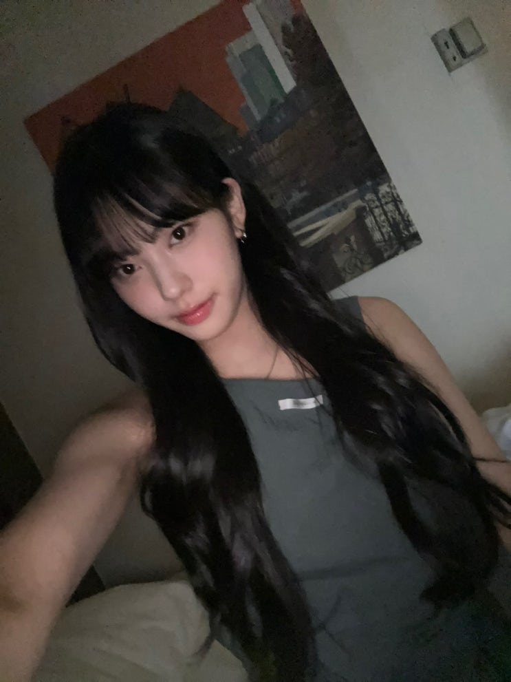  [IZNA 코코] 241002 이즈나 코코의 10번째 트위터 : 케이콘을 마친 후 독일 숙소에 촬영한 코코